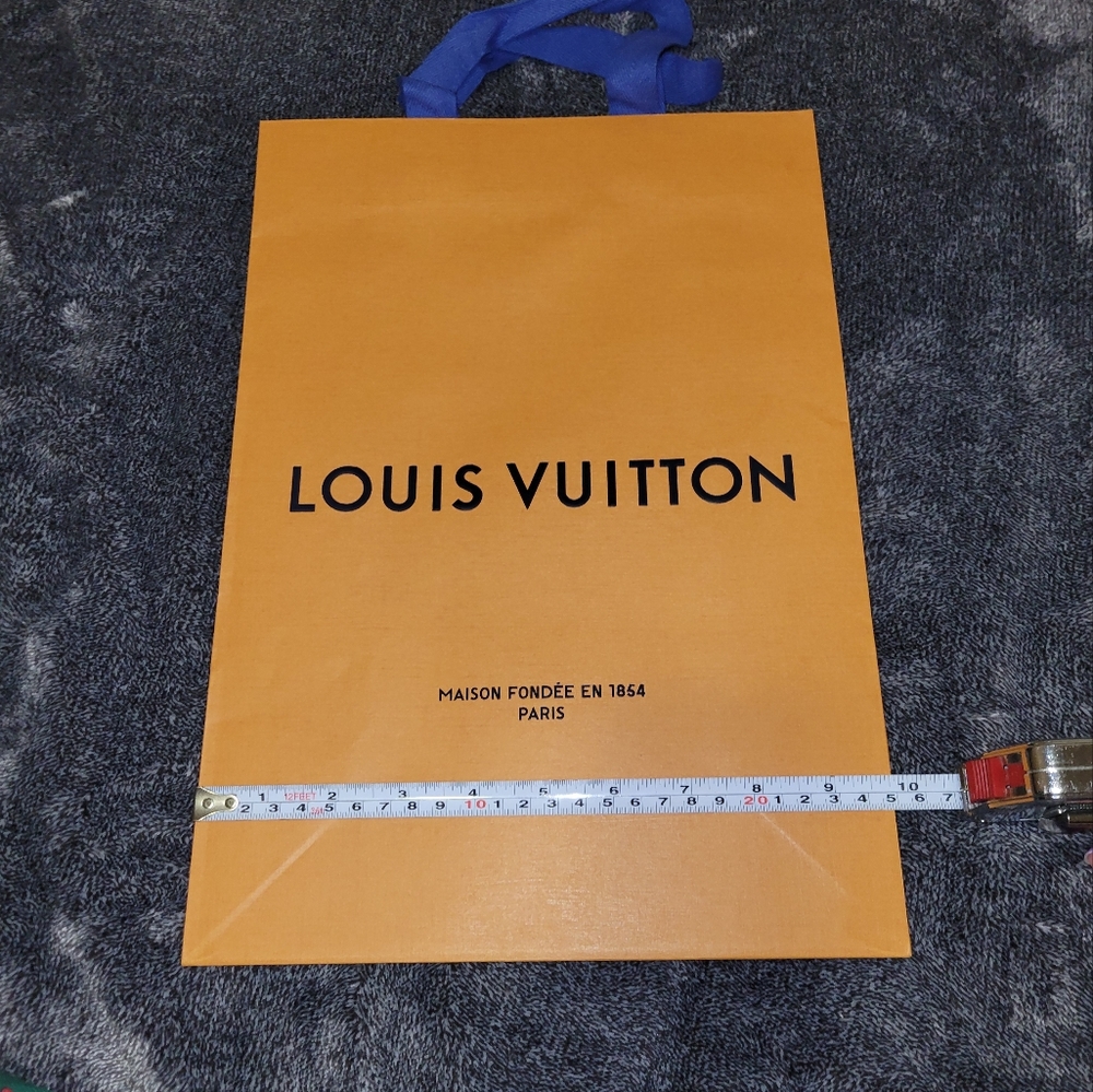 Medium Louis Vuitton Shopping Bag
